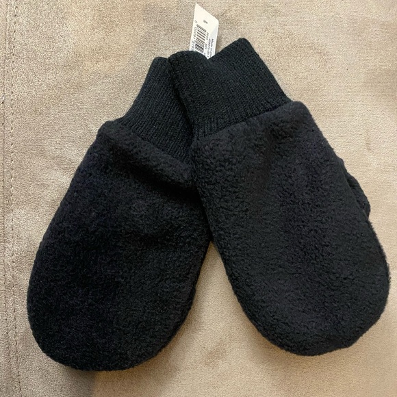 GAP Mittens  - Picture 2 of 4